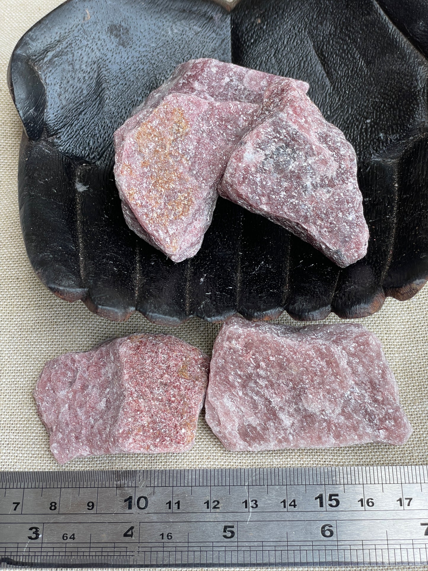 Strawberry quartz rough