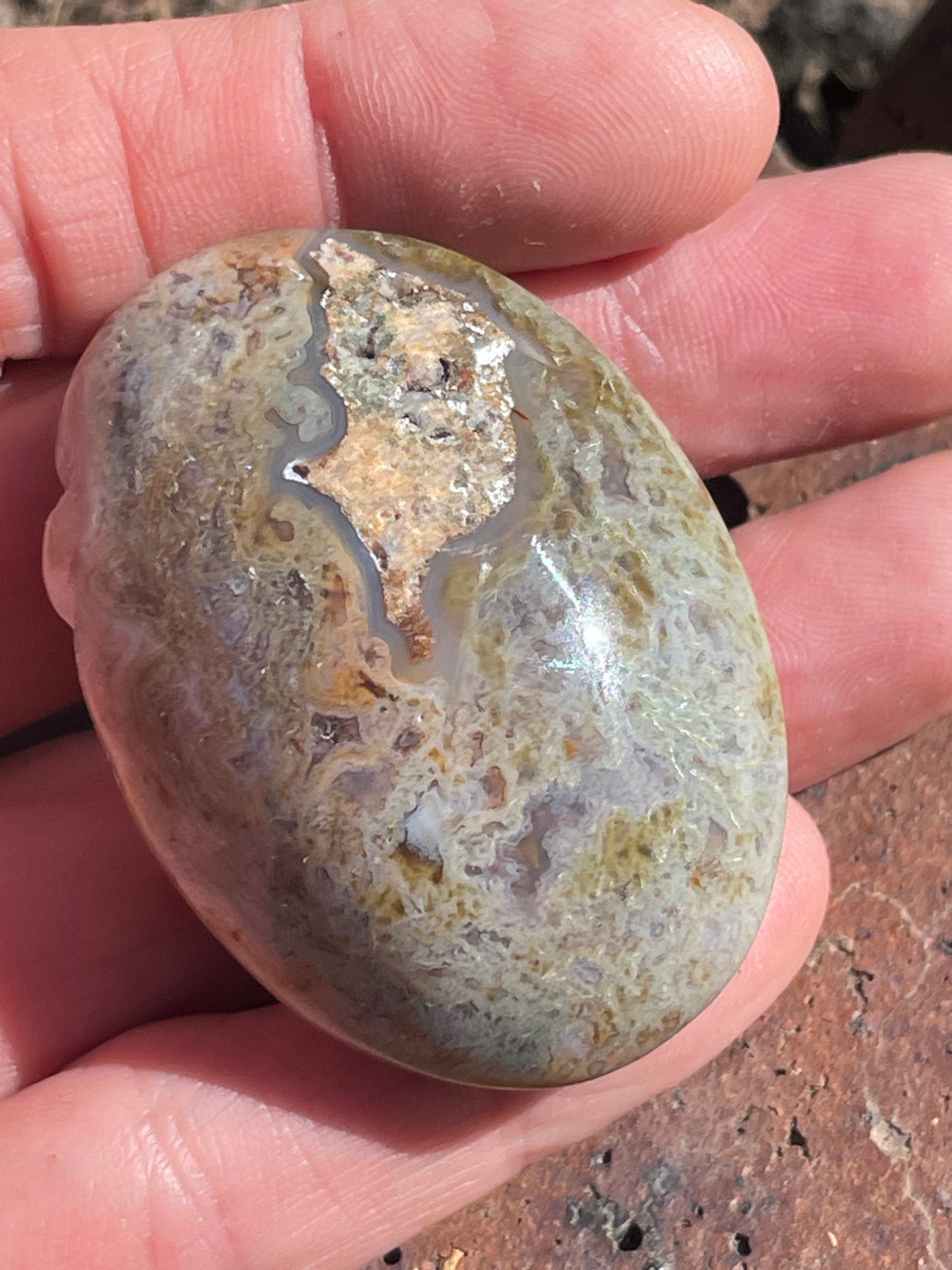 Moss agate palm stone