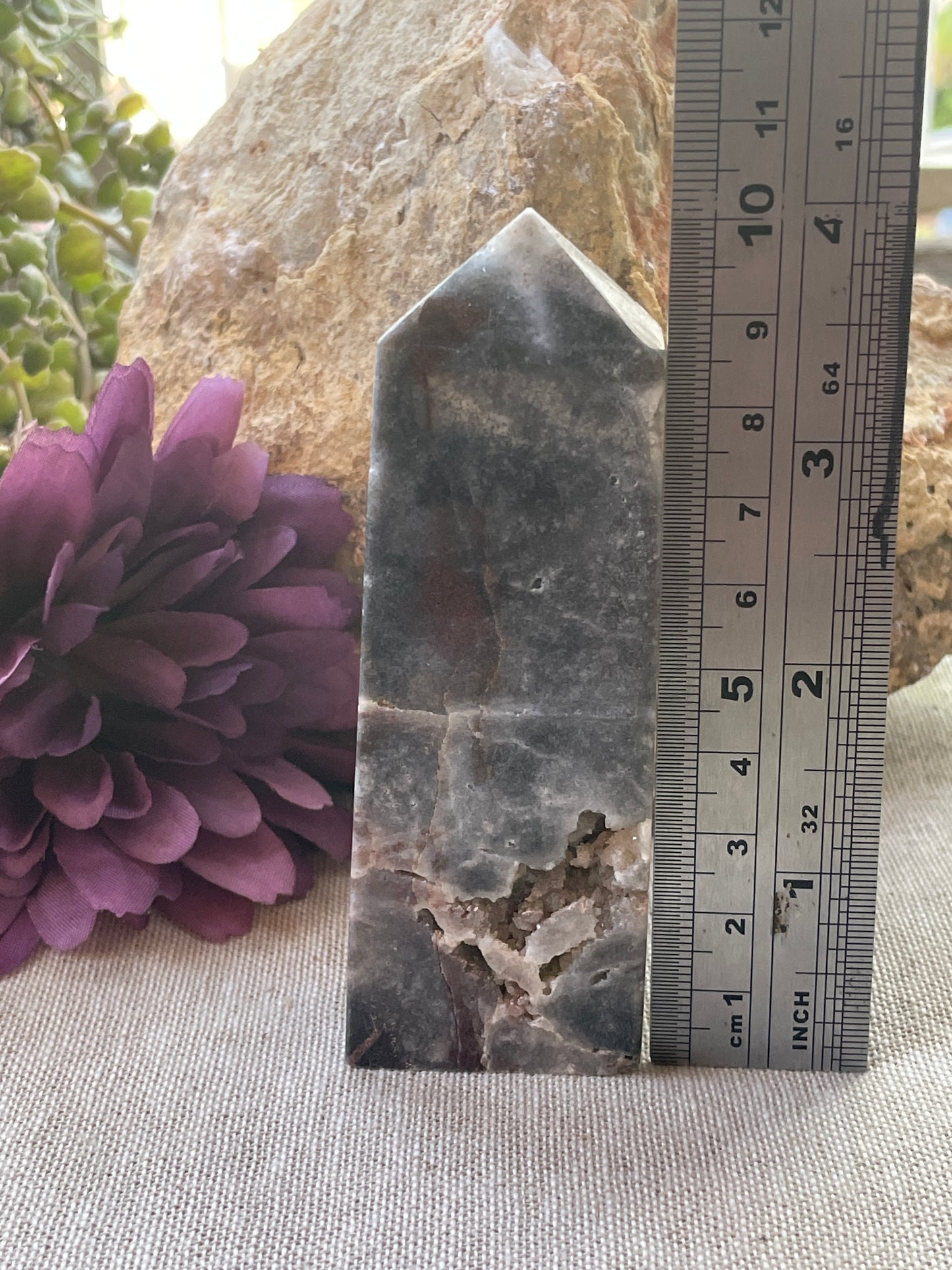 Quartz in matrix point