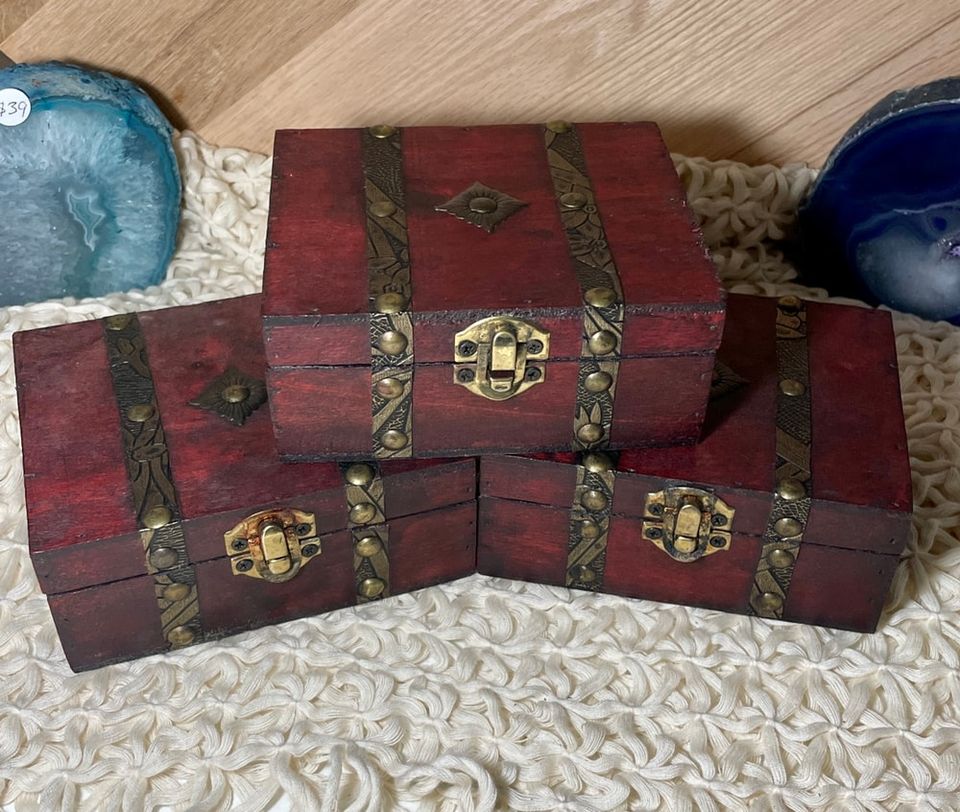 Crystal hive's treasure box