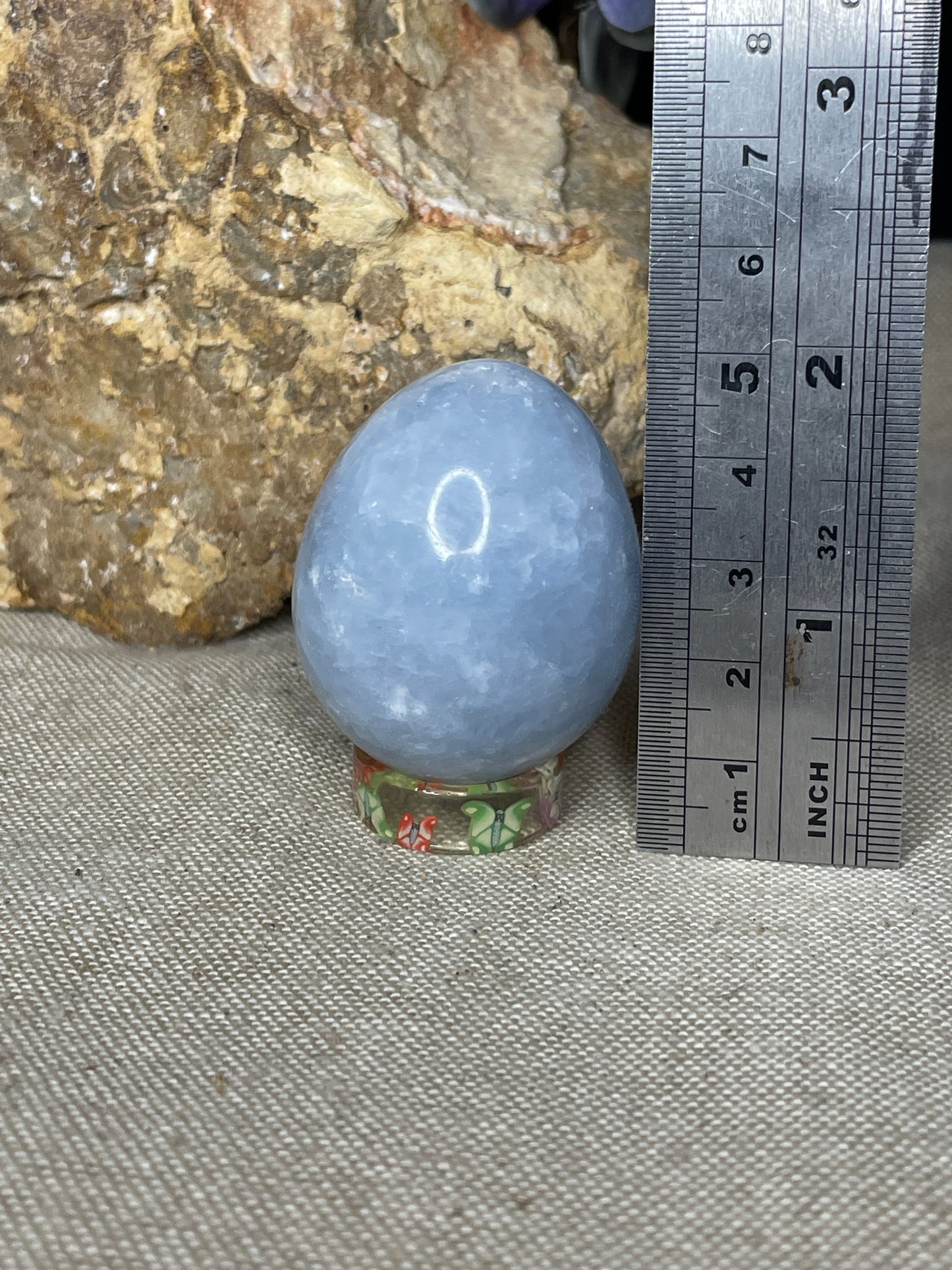 Blue calcite egg