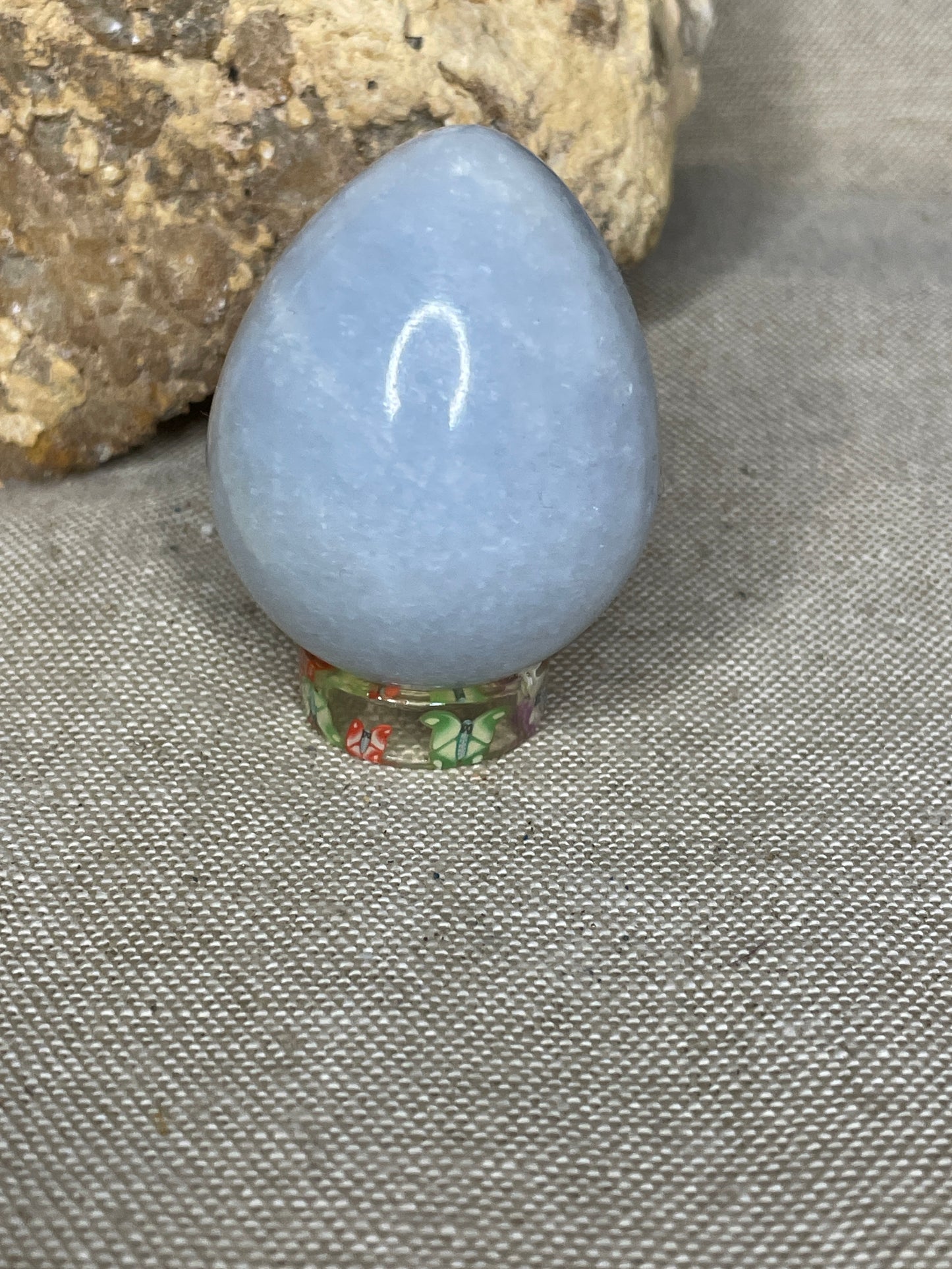 Blue calcite egg