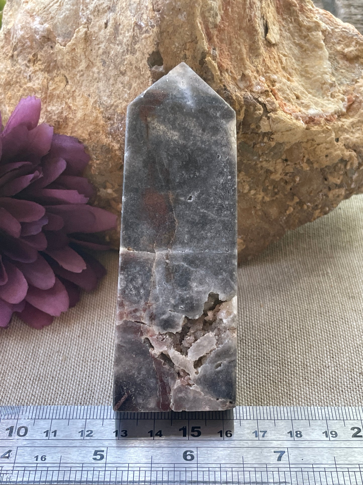 Quartz in matrix point