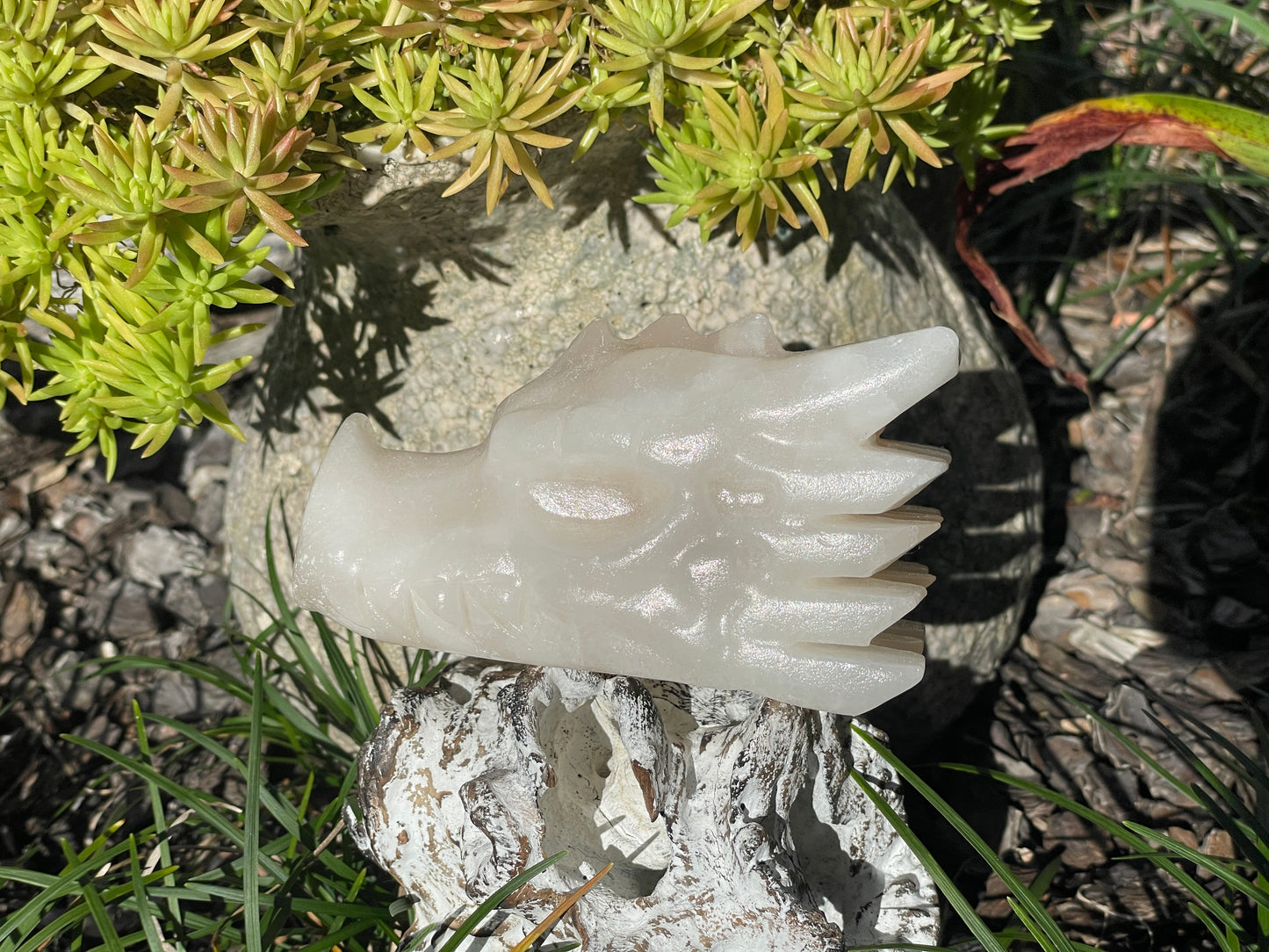 Calcite dragon head carving