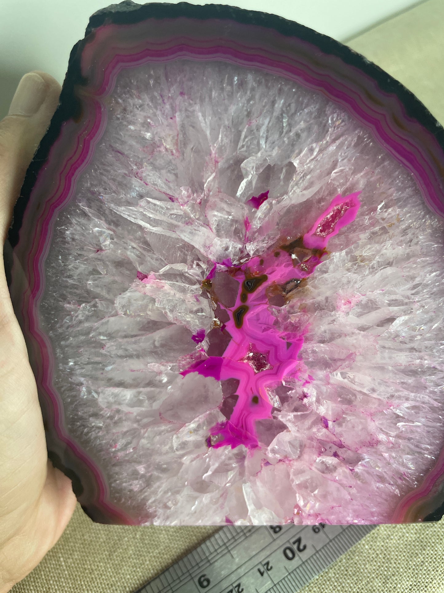 Dyed agate