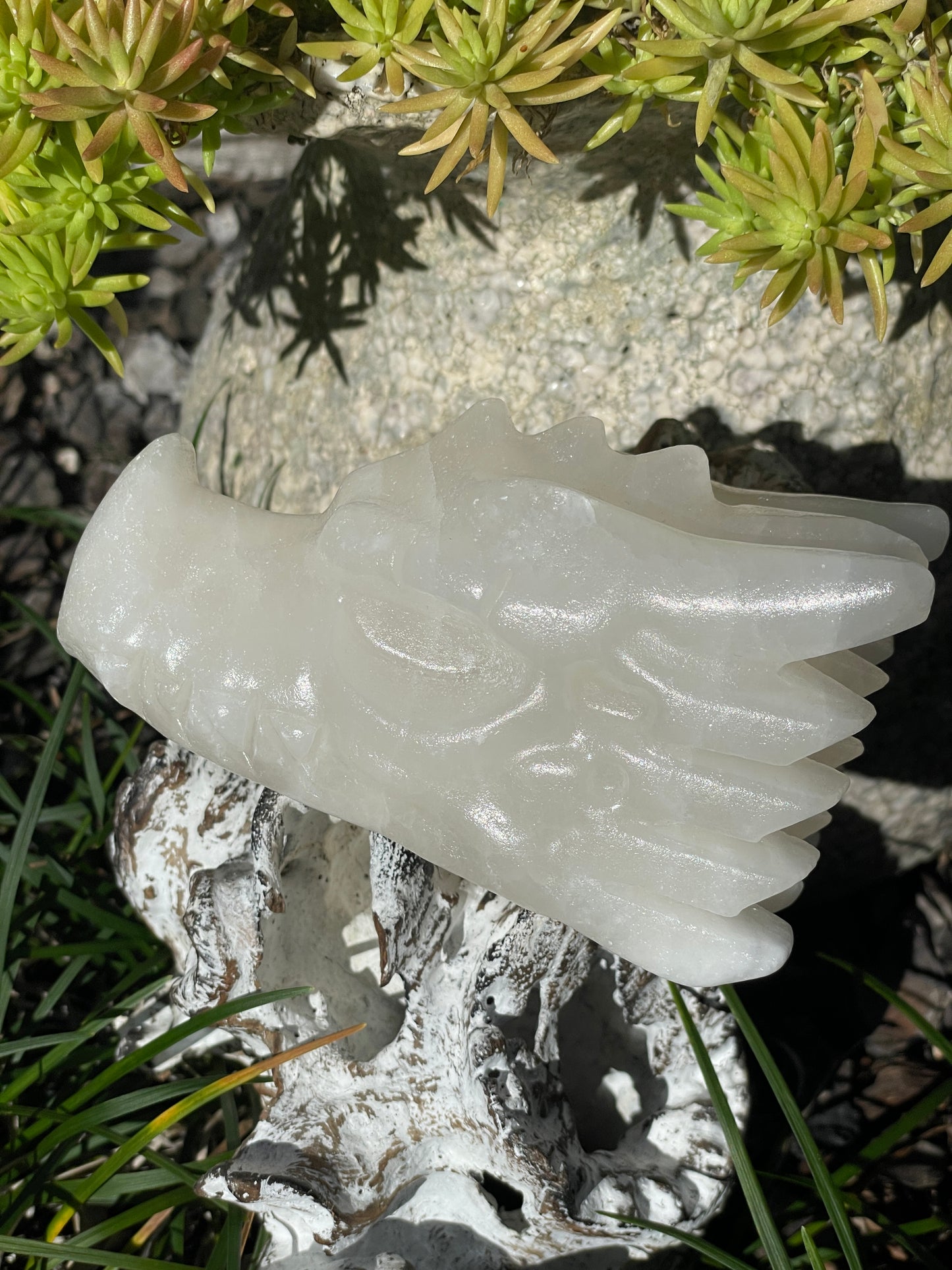 Calcite dragon head carving