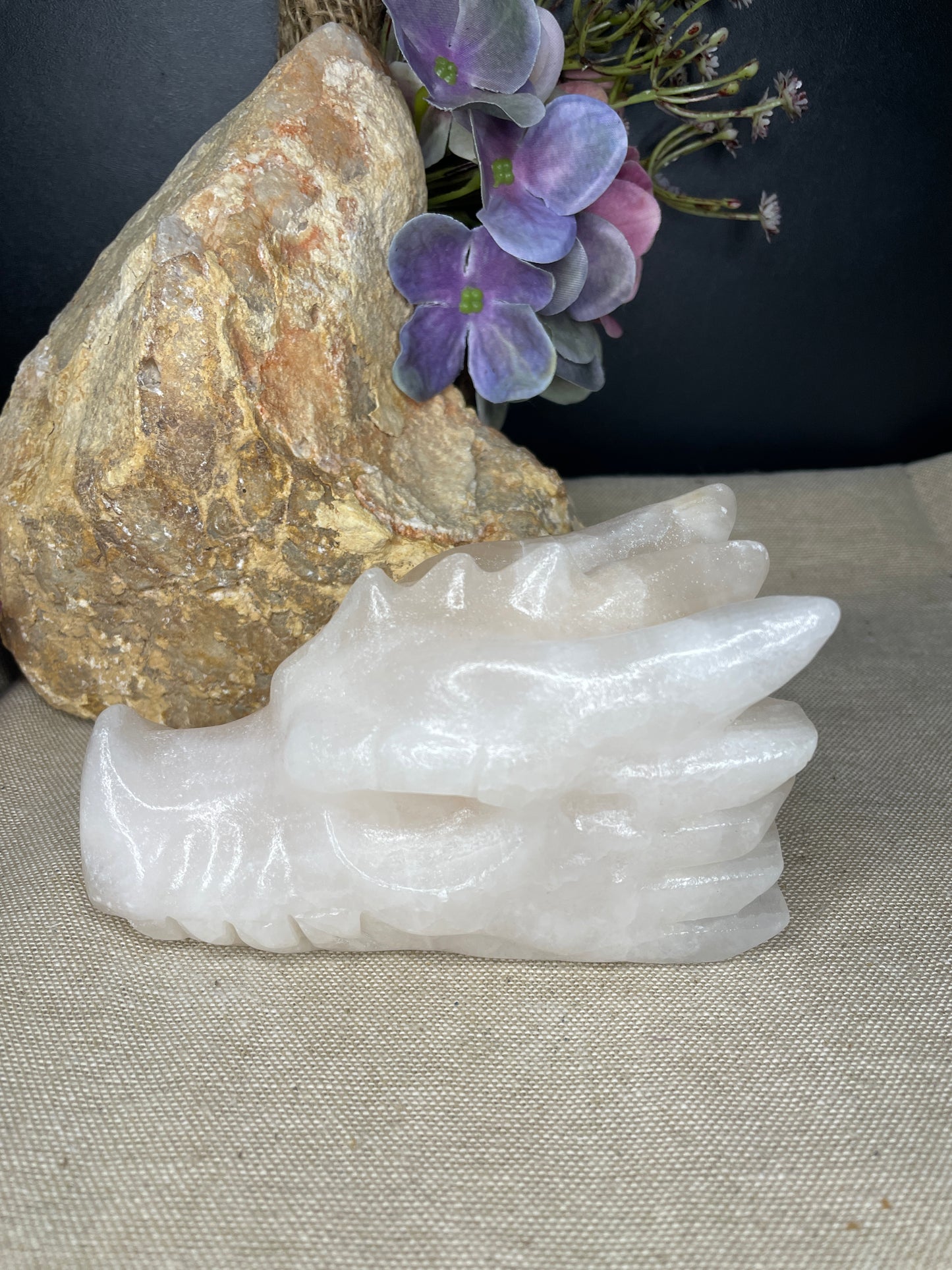 Calcite dragon head carving