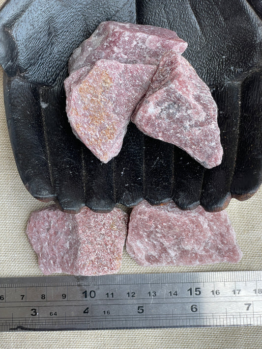 Strawberry quartz rough