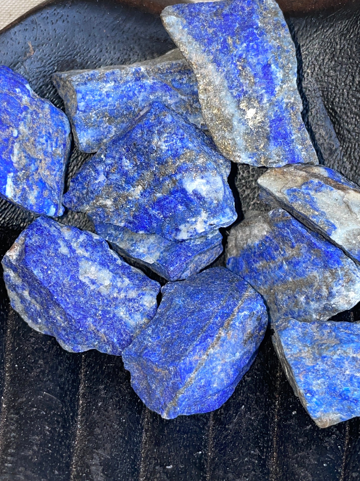 Lapis lazuli rough