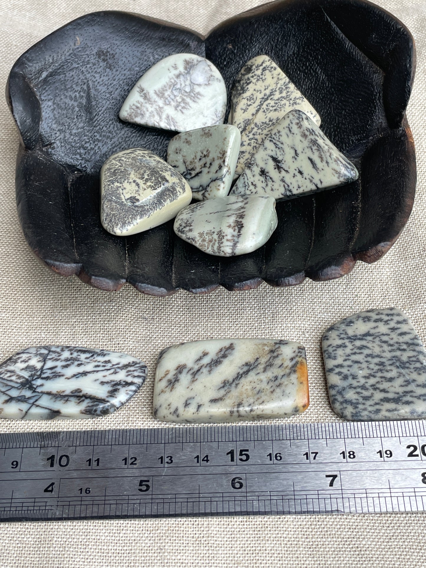 Green dendritic opal