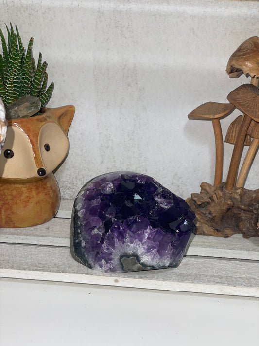 Dark amethyst polished edge