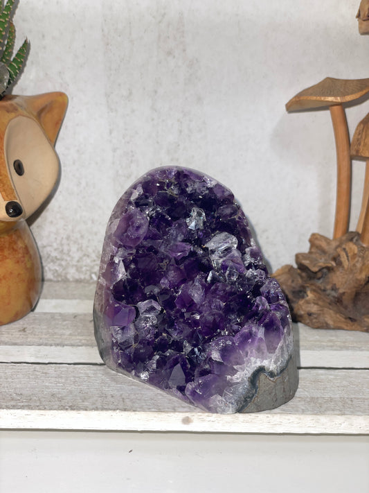 Dark amethyst polished edge (2)