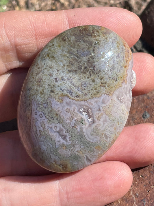 Moss agate palm stone
