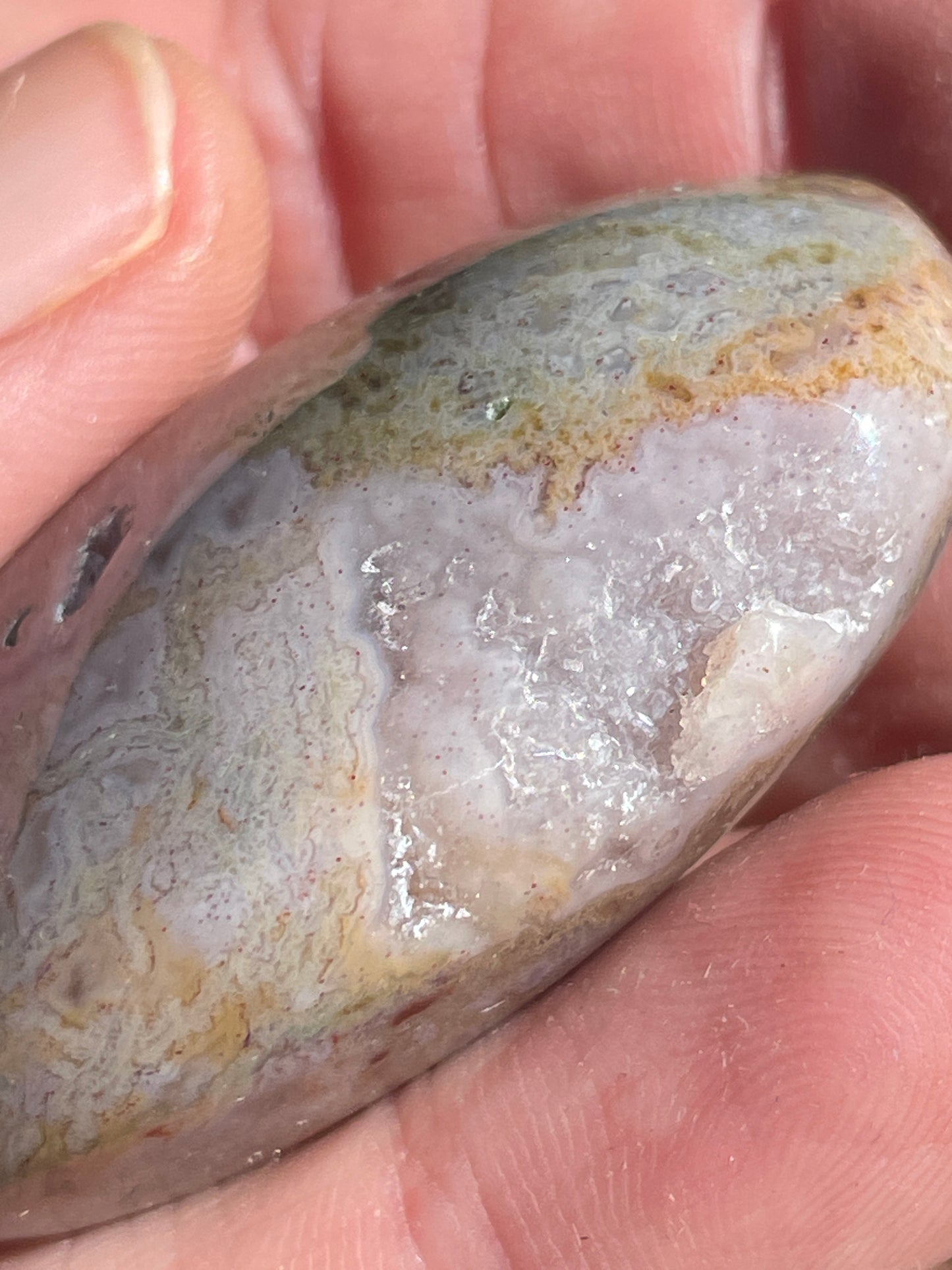 Moss agate palm stone
