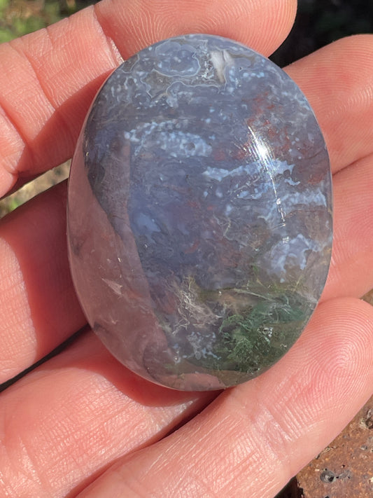Moss agate palm stone