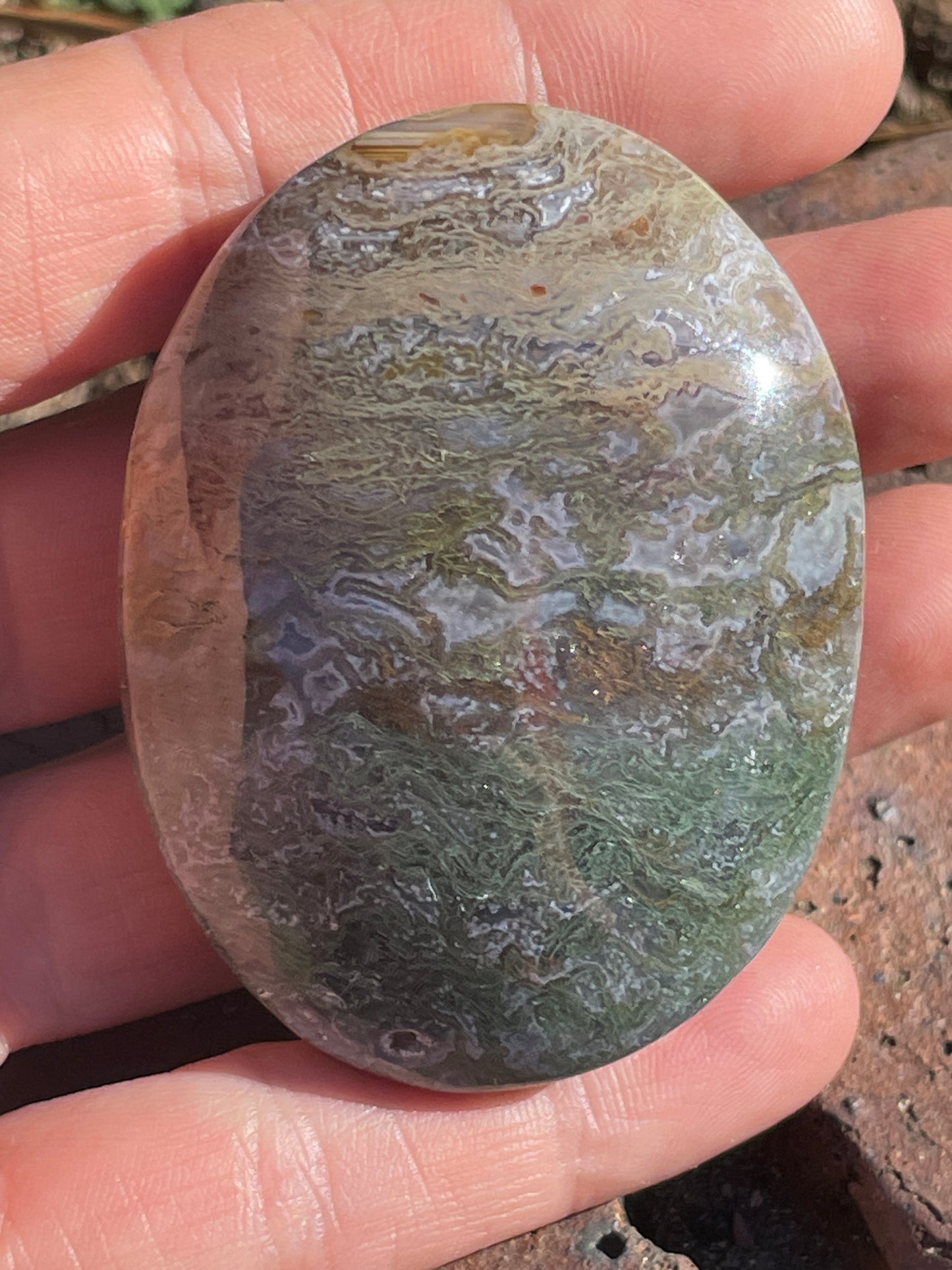 Moss agate palm stone