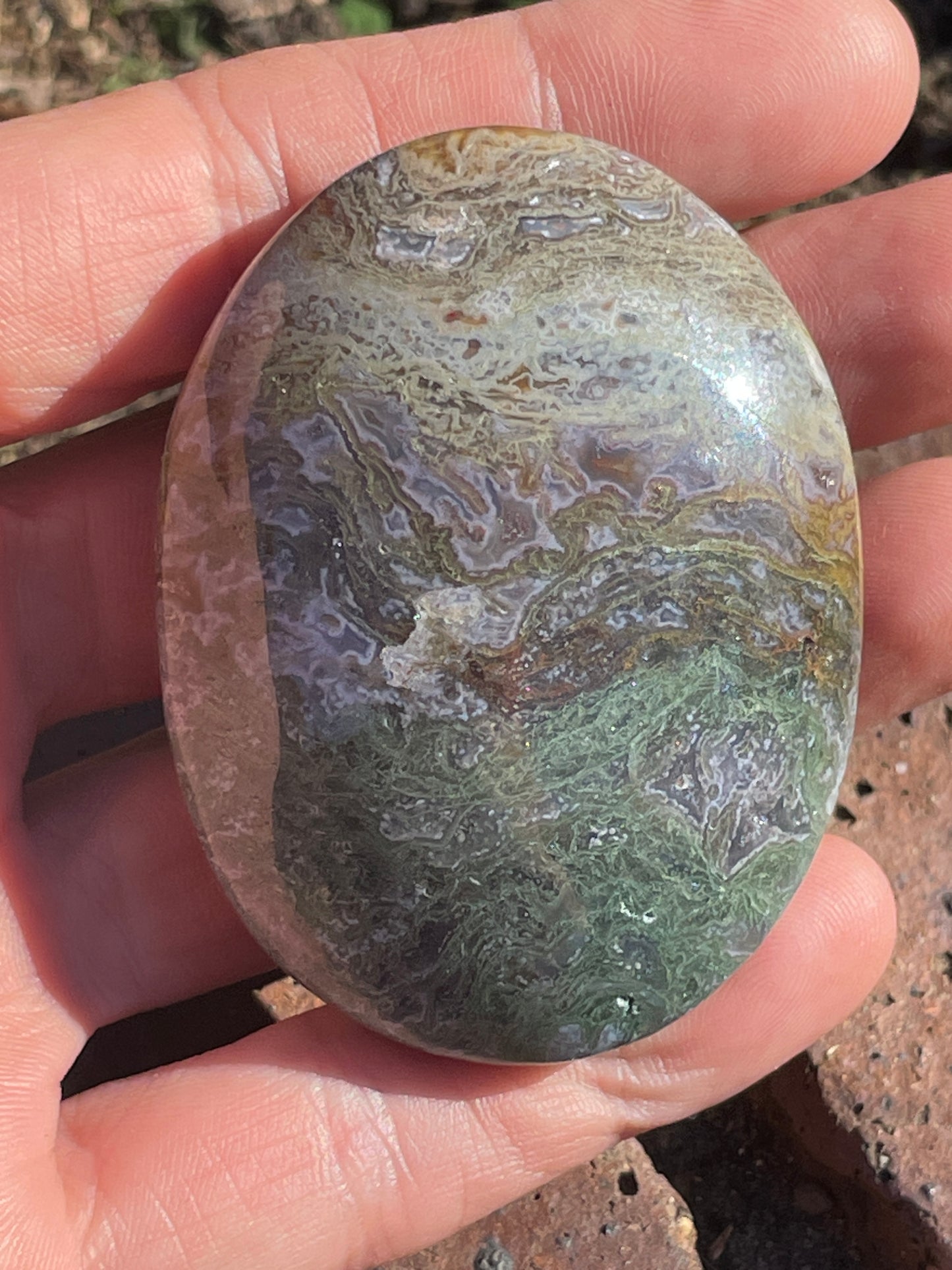Moss agate palm stone