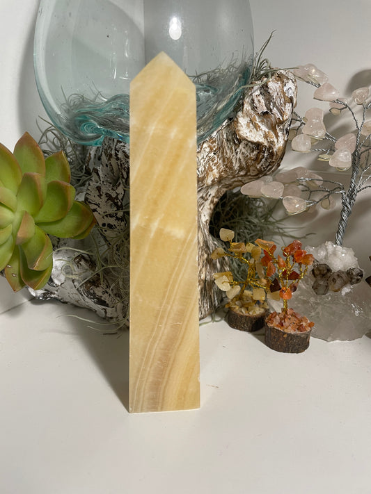 Yellow calcite tower