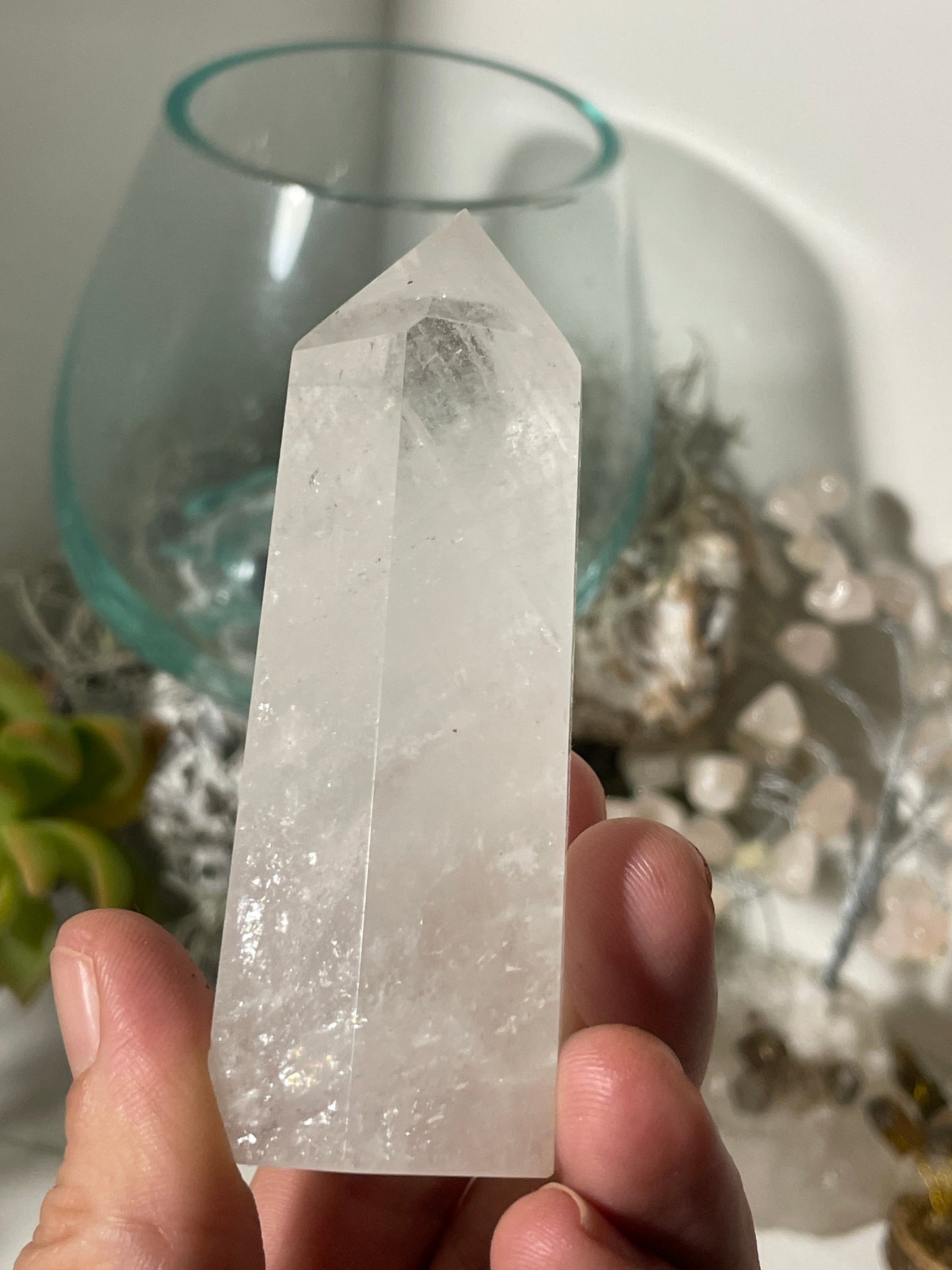 Clear quartz tower / point