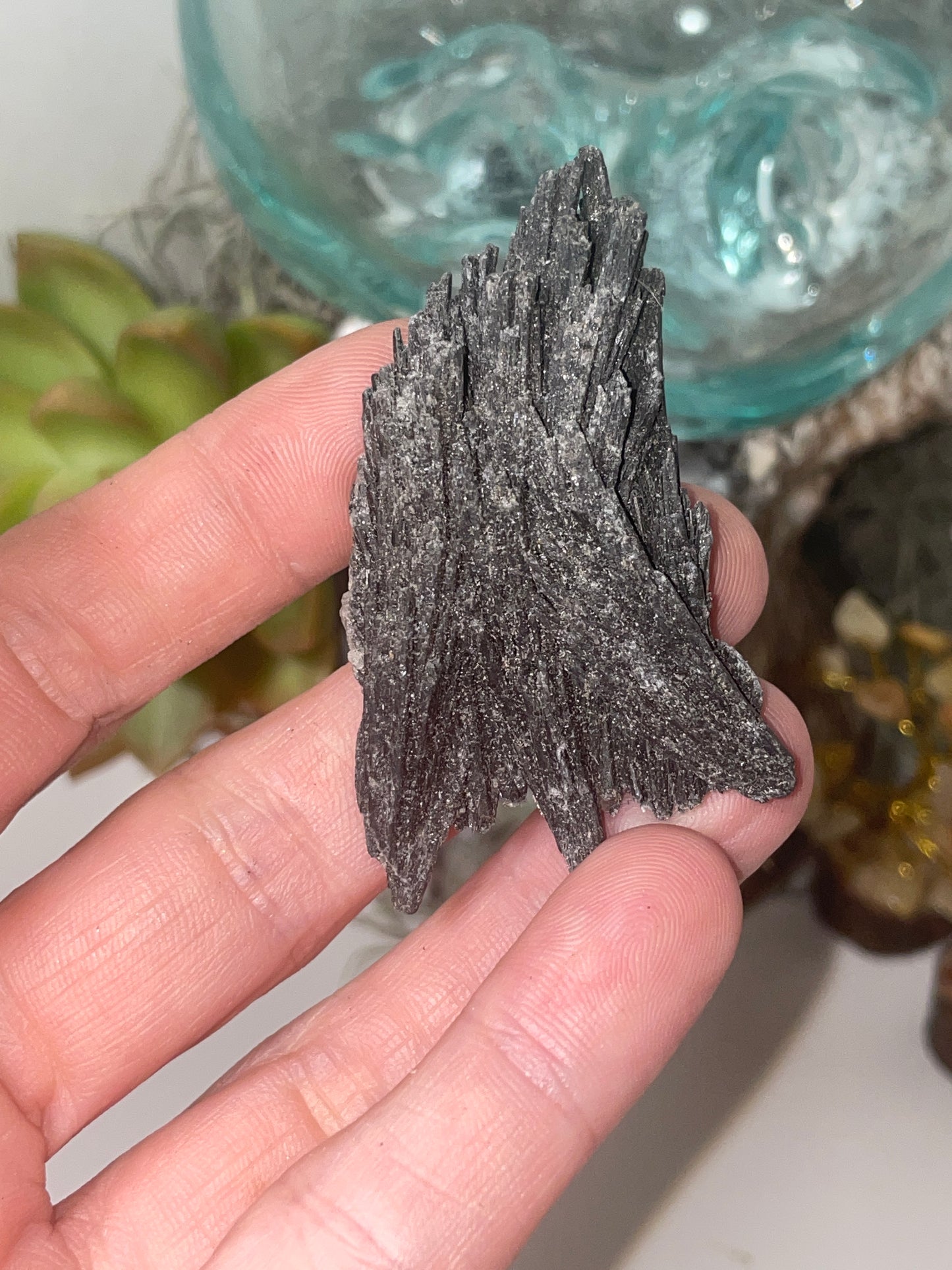 Kyanite spray