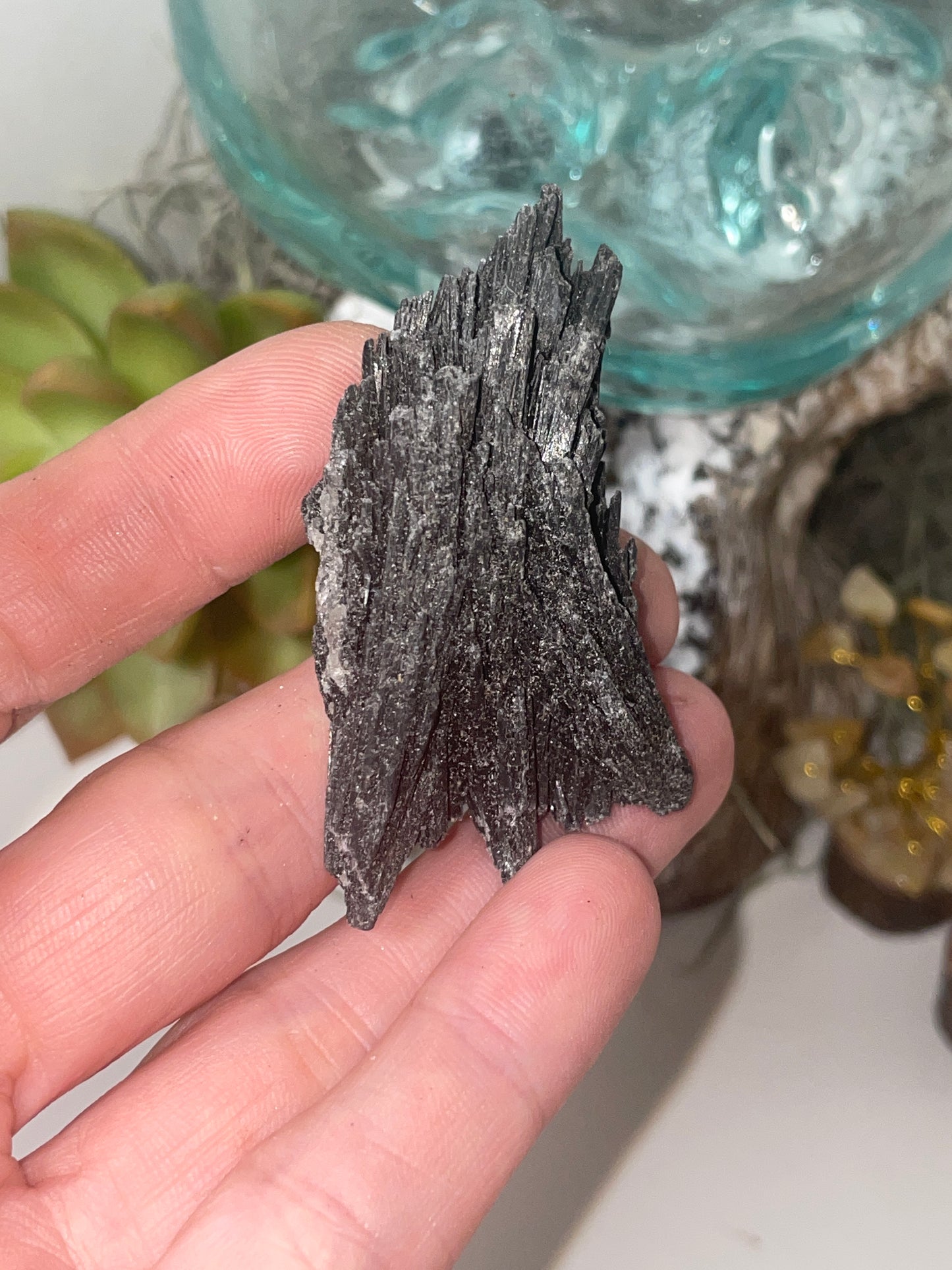 Kyanite spray