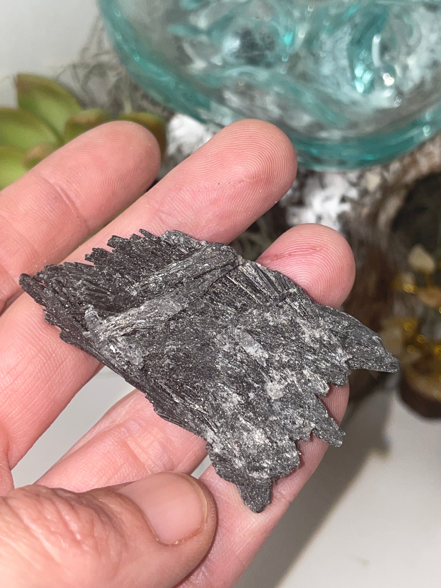 Kyanite spray