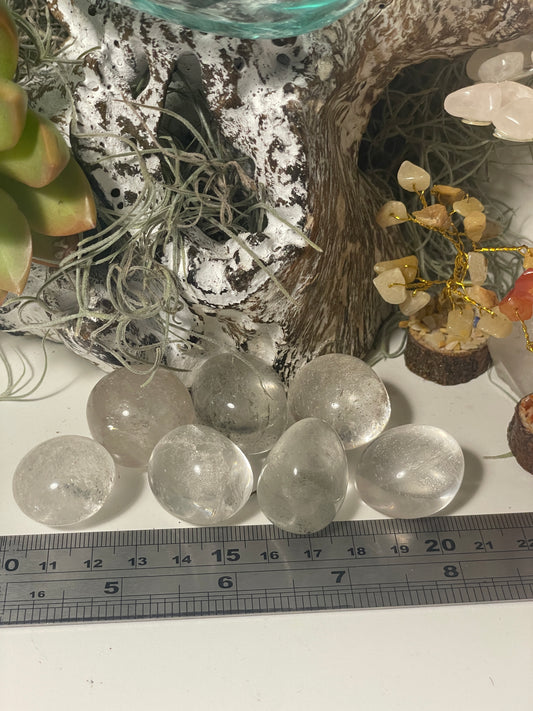 Clear quartz tumble stone