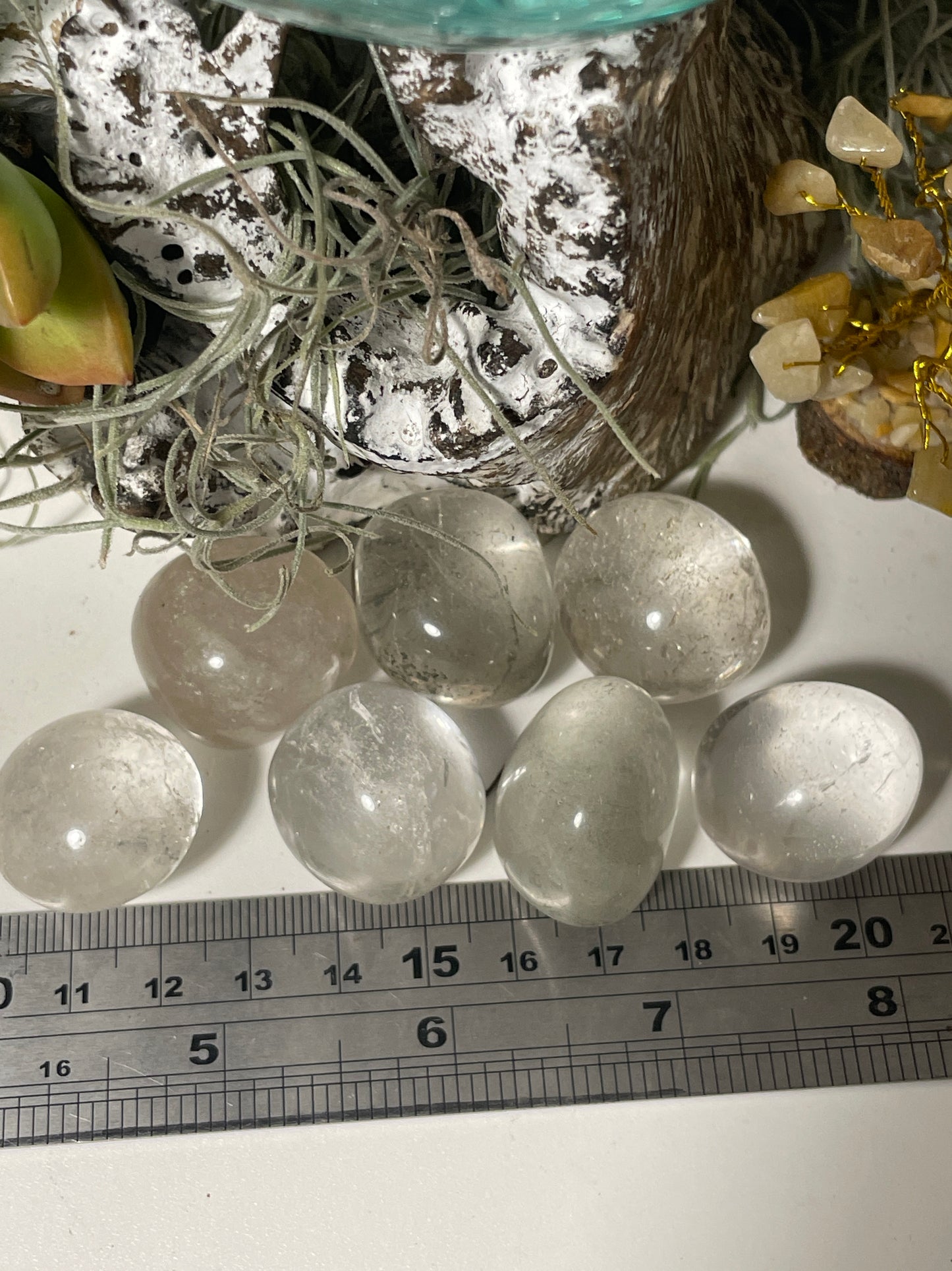 Clear quartz tumble stone