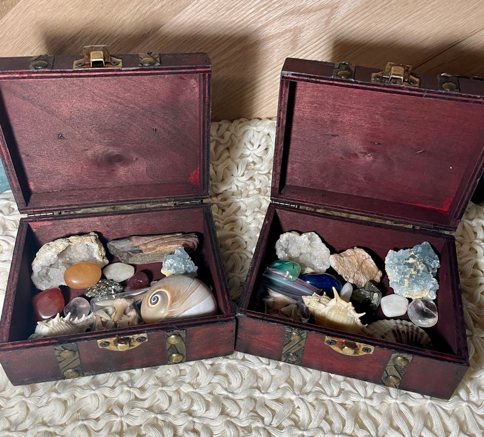 Crystal hive's treasure box